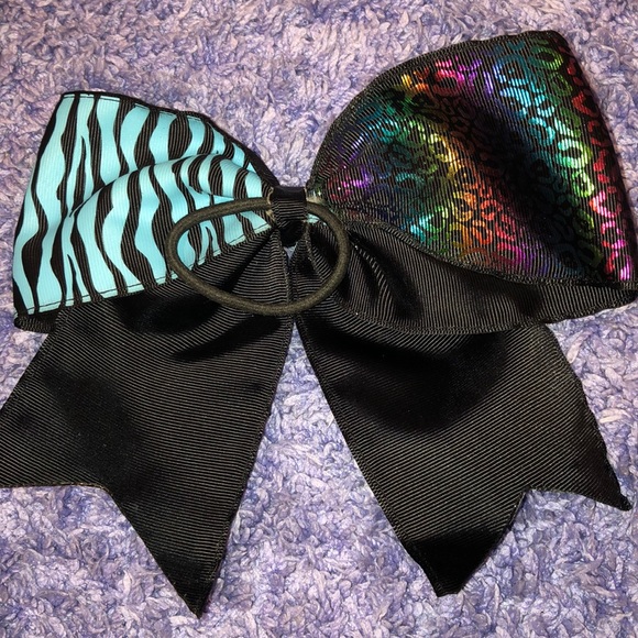 Multicolored cheer bow - Picture 2 of 2